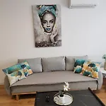 Sunny Apartment208