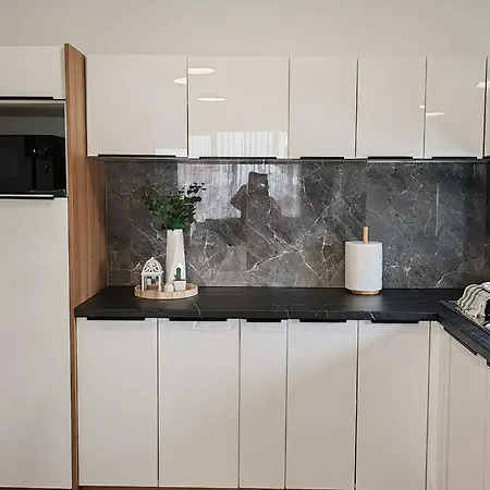 Sunny Apartment208